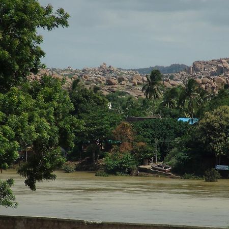 Shambhu Guest House Hampi Ngoại thất bức ảnh